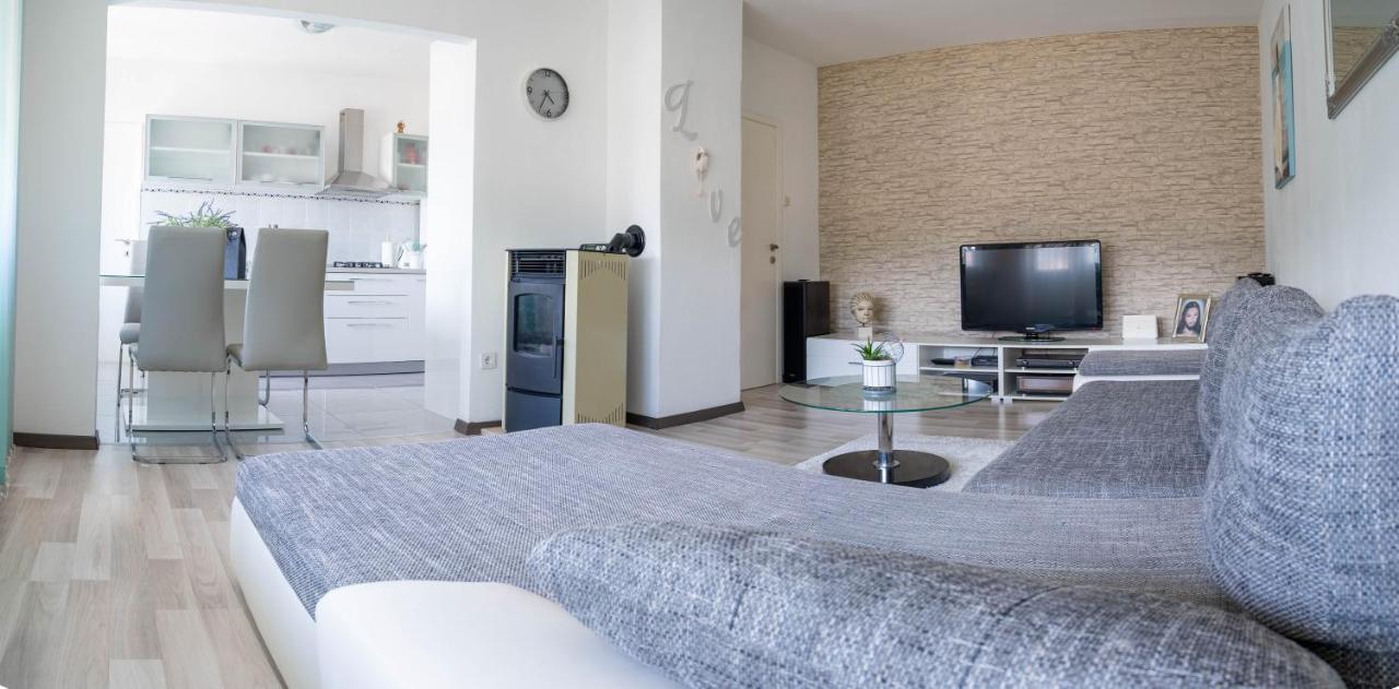 Apartman M Apartment Knin Exterior photo