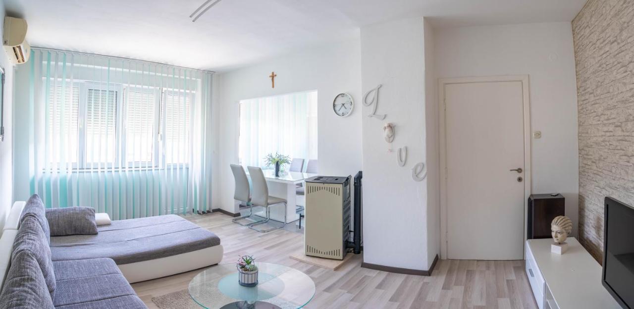 Apartman M Apartment Knin Exterior photo